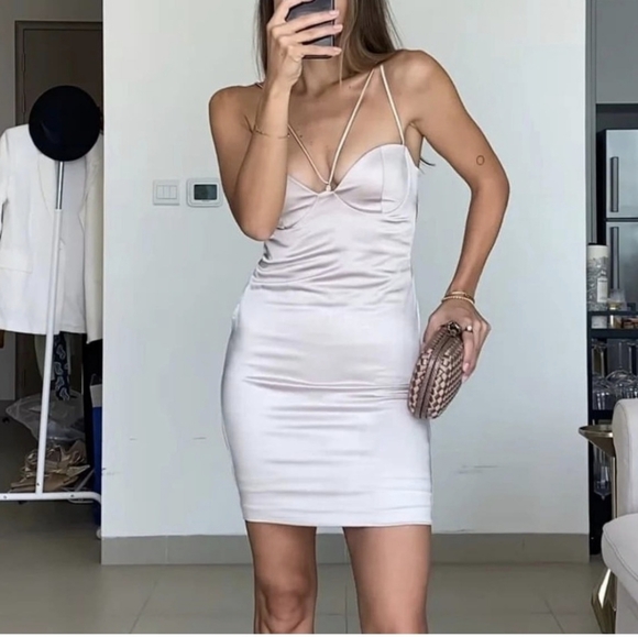 ZARA * SATIN EFFECT MINI DRESS BEIGE - Picture 3 of 11